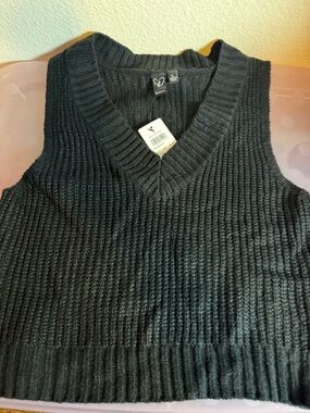 Windsor Black Ribbed V-Neck Sweater Vest